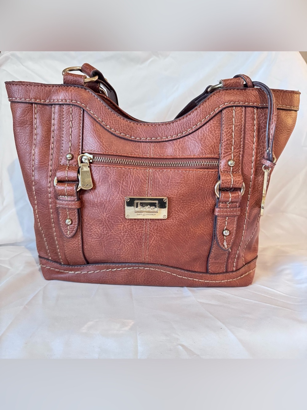 b.o.c Brown Tote Bag Double Handles Bag Charm Zip Vegan Leather Charger Built In